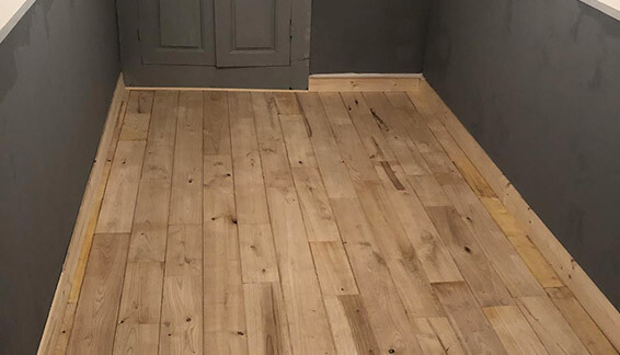 Aménagement intérieur, étape 1 Pose de parquet en bois